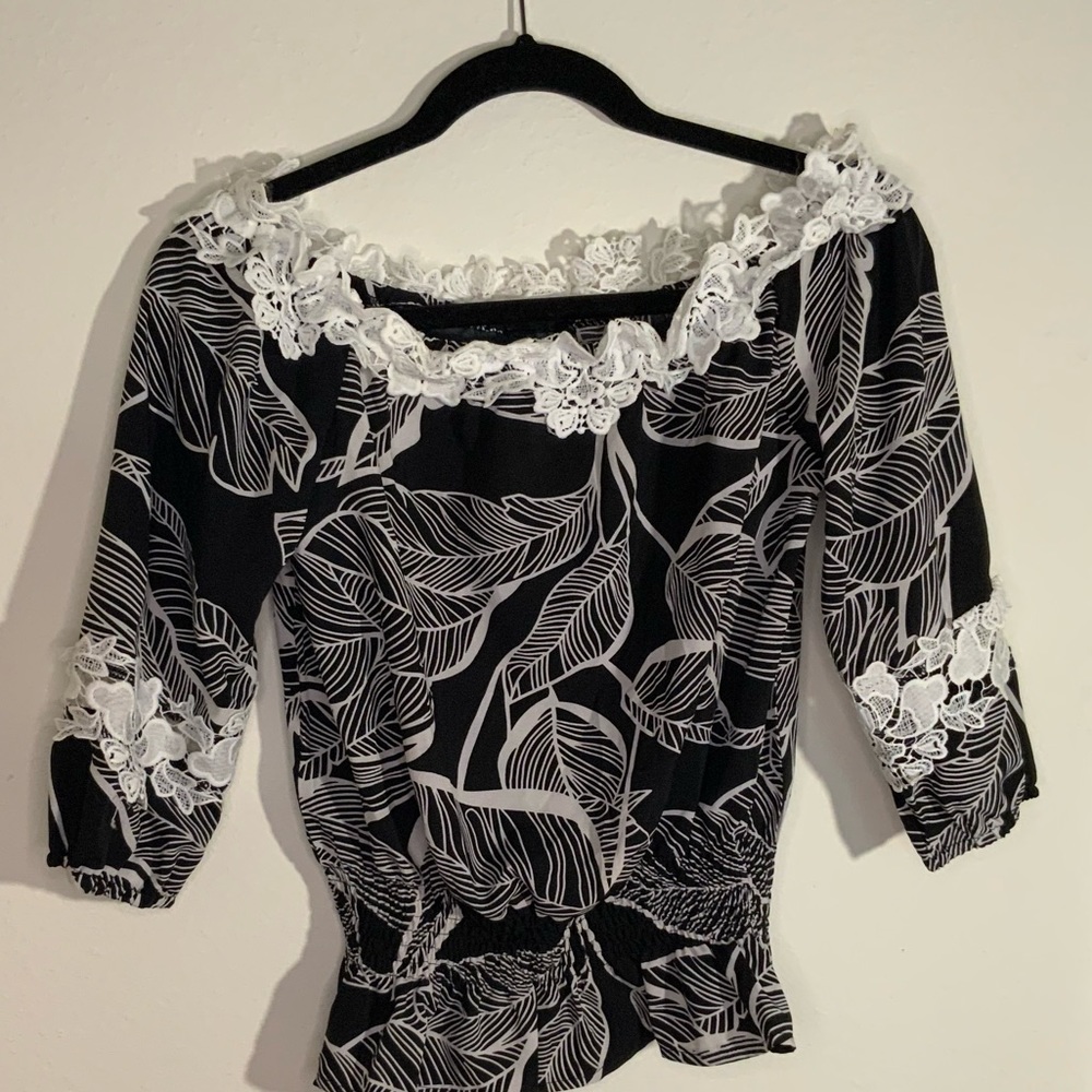 Black White Off the Shoulder Michel Women Blouse Size Small